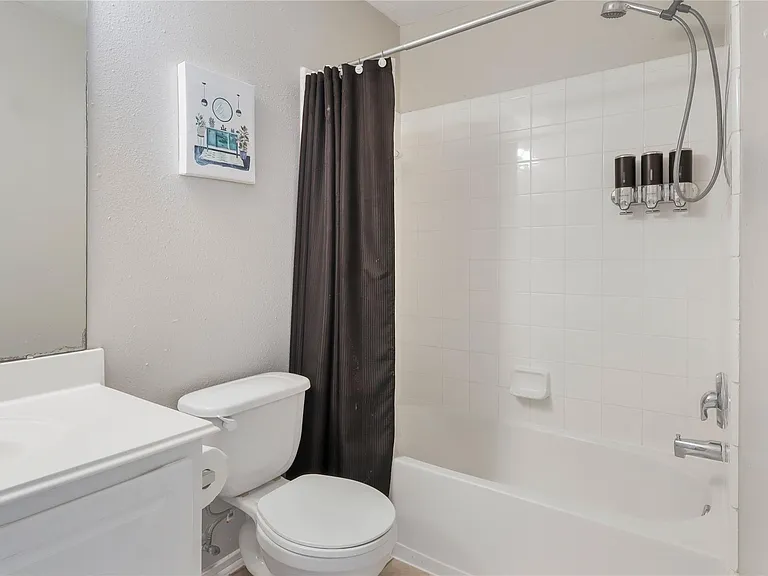 418 Folk Crest Ln — Photo 17