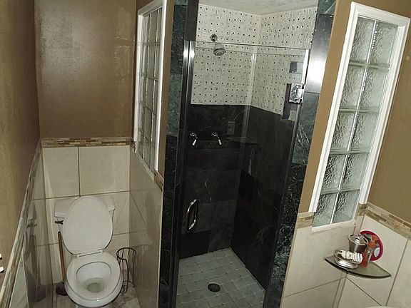 5th image of 4302 E 35th St