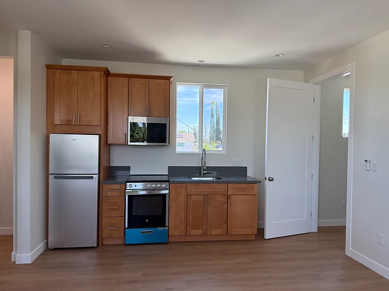20953 Saticoy — Photo 11