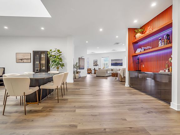 5th image of 10 Franklin St #201
