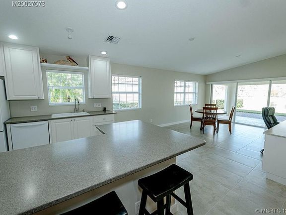 4th image of 11452 SW Pembroke Dr