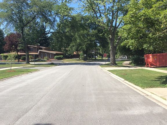 4th image of 1652 Heather Hill Cres