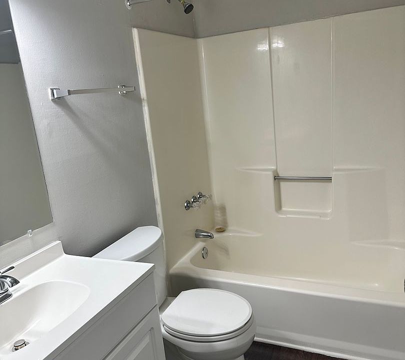 University Northside Apartments 9517 Newell Hickory Grove Rd