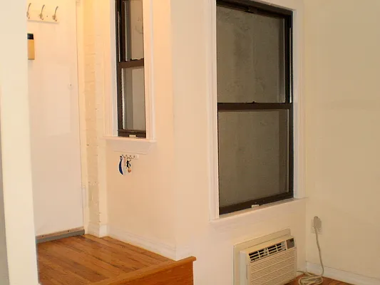 Rented by Winick Realty Group LLC | media 31