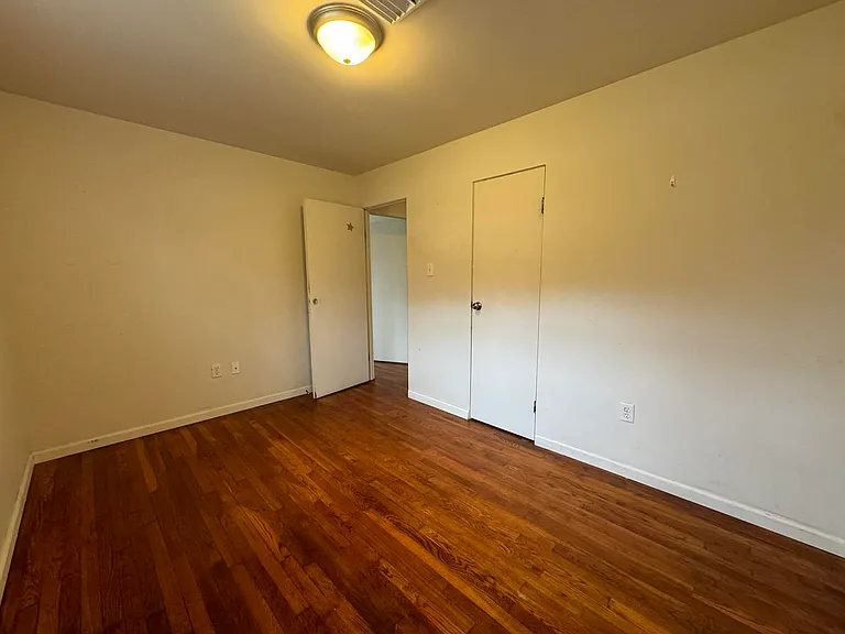 6641 Conway Rd — Photo 19