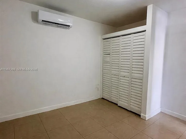 1770 NW 19th Ter #G — Photo 12