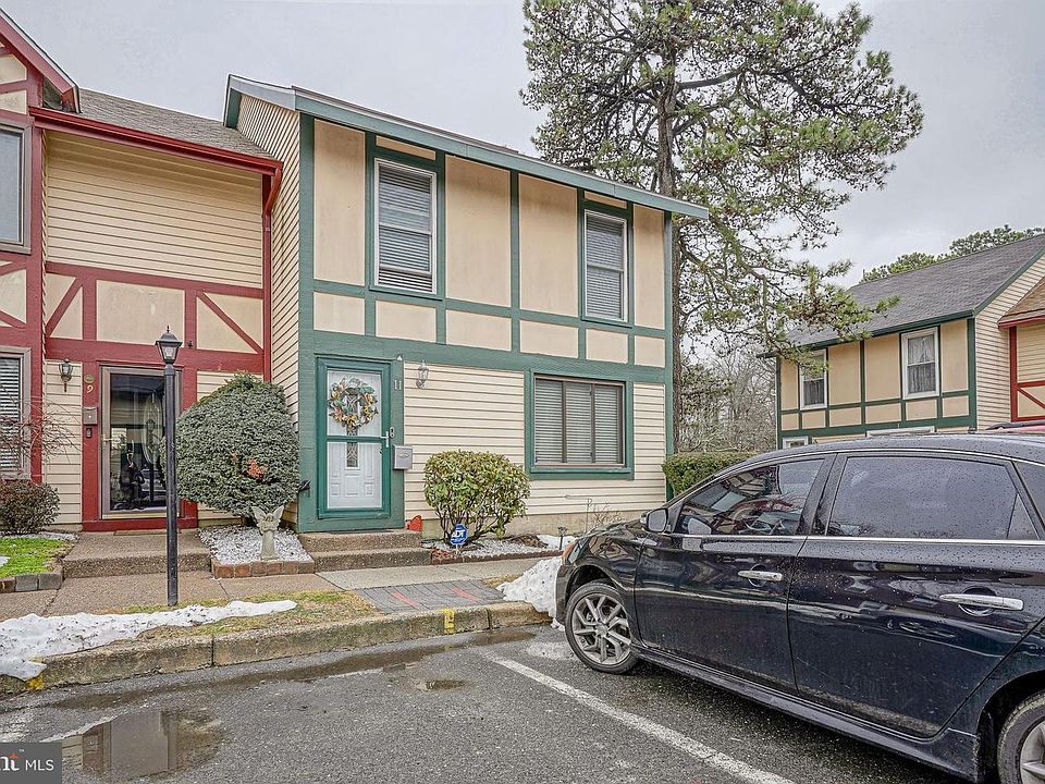 1st image of 11 Dover Ct #B39