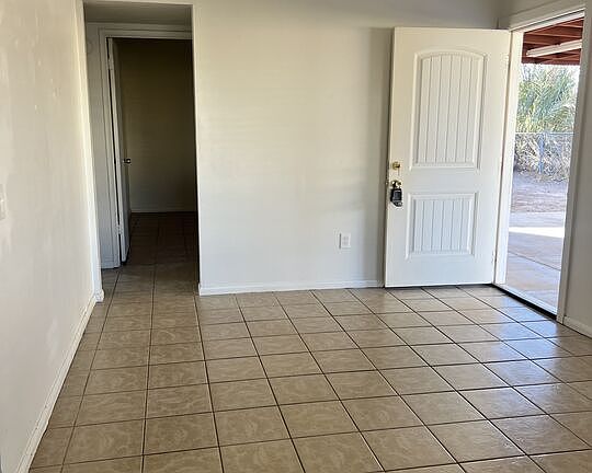 3rd image of 565 Mesquite Ave #571