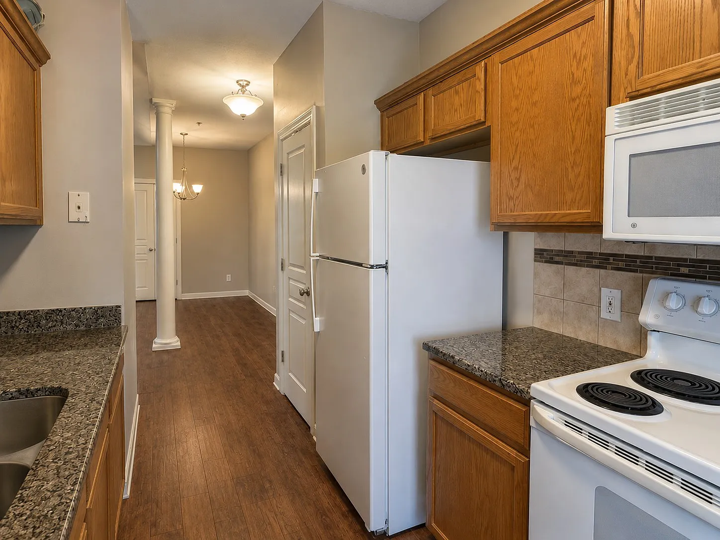 2 bed, 909 sqft, $1,600 — Photo 4