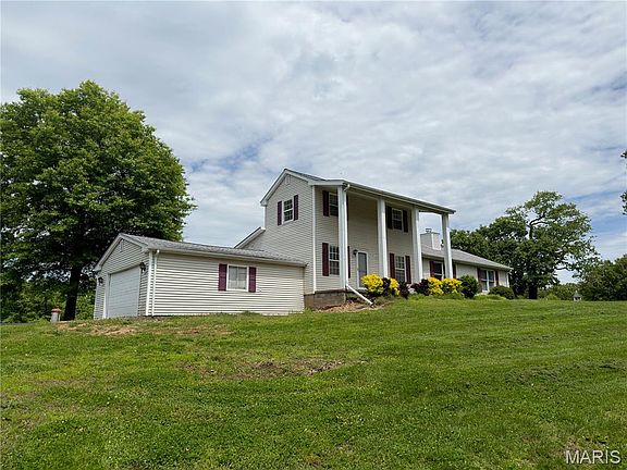 2nd image of 1320 Ridge Rd