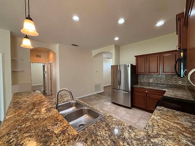 811 Krenson Woods Ln — Photo 13