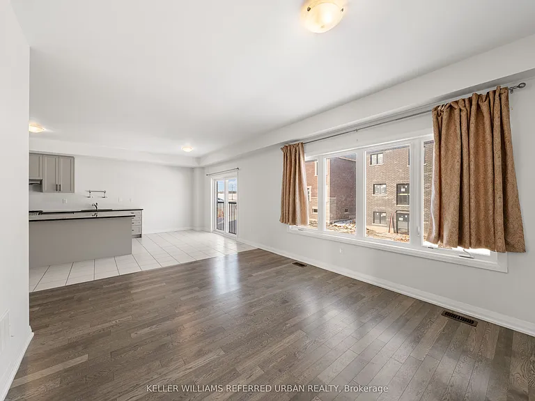 1466 Stovell Cres #MAIN UPPER — Photo 17
