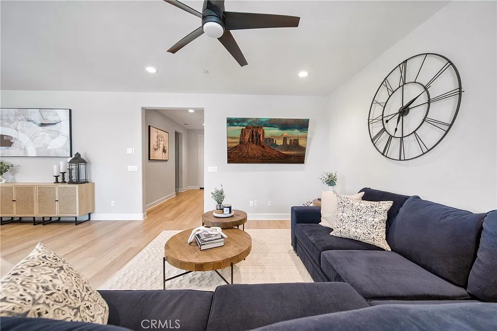 4 bed, 2179 sqft, $4,999 — Photo 4