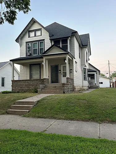1344 Charles St Photo 1