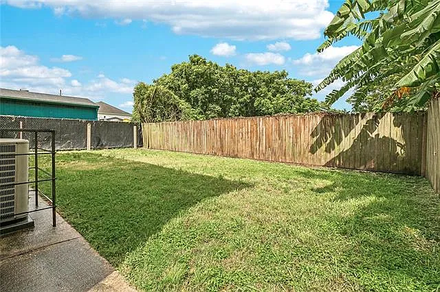 817 Egania St — Photo 19