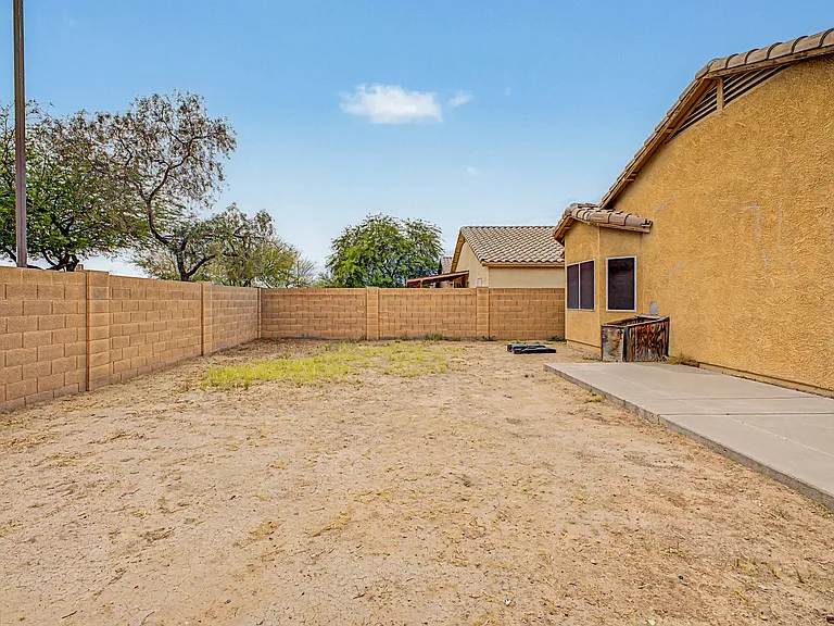 2435 E Olivine Rd — Photo 23
