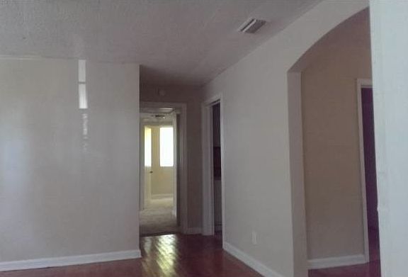 3rd image of 1165 Stephenson Cir