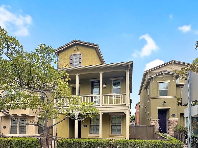 1st image of 1828 Scarlet Pl