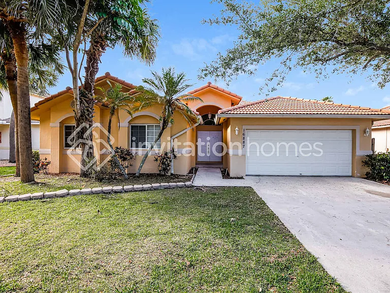16887 Crestview Ln — Photo 1