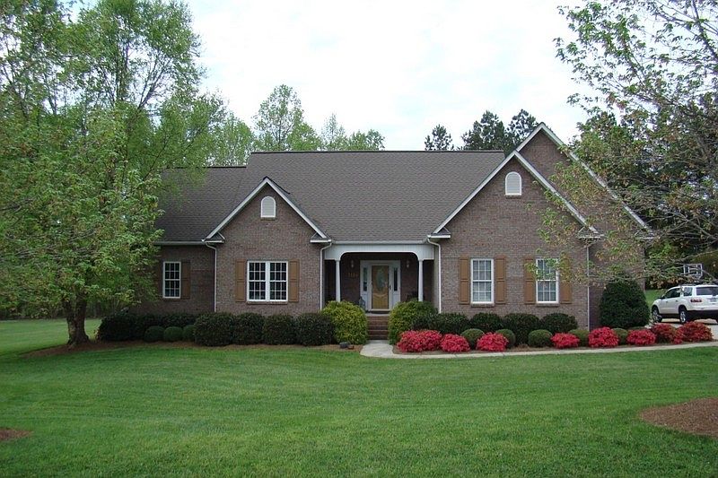 1st image of 3134 Pinkie Ln