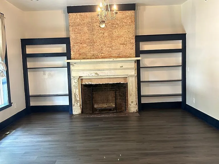 214 E Warren St — Photo 12