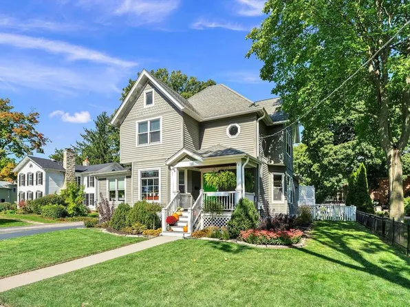 337 E Franklin St, Wheaton, IL 60187