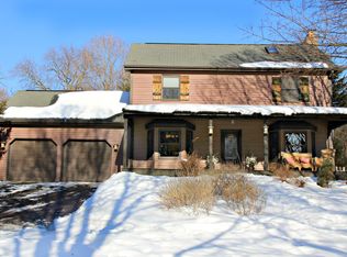 711 Indiana Ave, St Charles, IL 60174