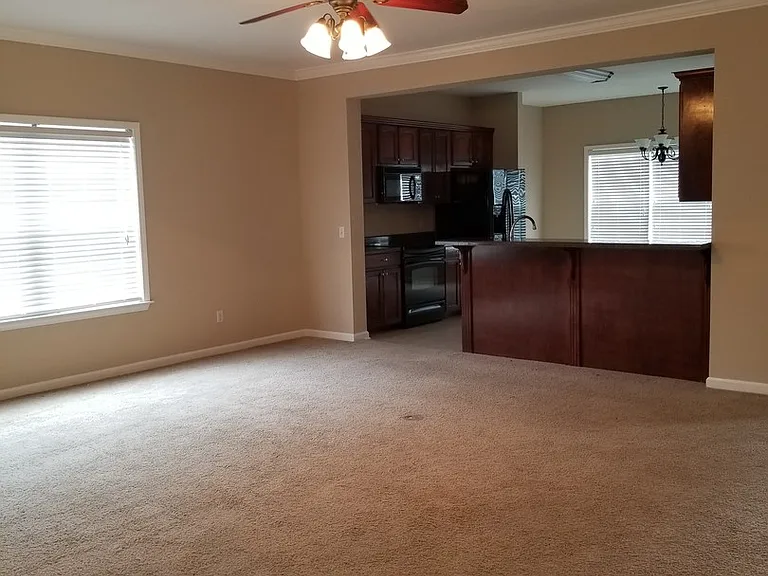 107 Hall Hill Ct — Photo 3