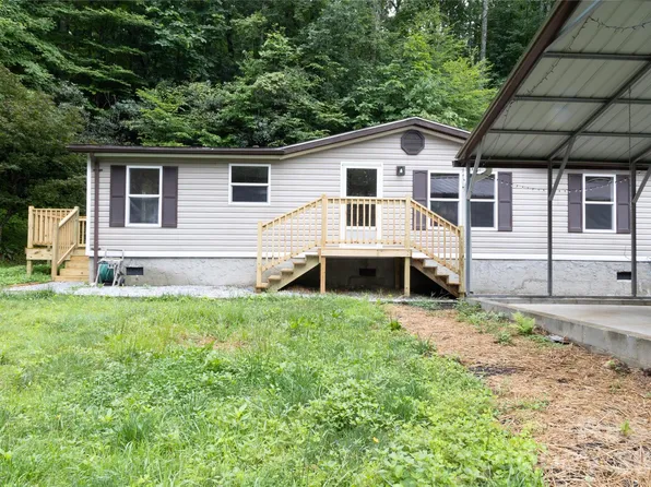 559 Old Quebec Rd, Lake Toxaway, NC 28747