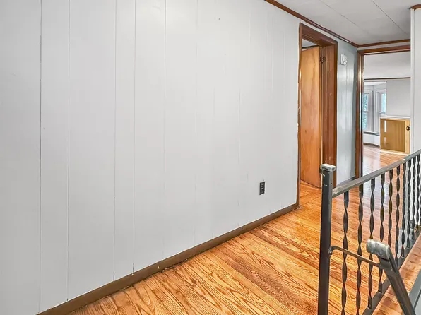 134 Boyd Avenue image 9 of 25