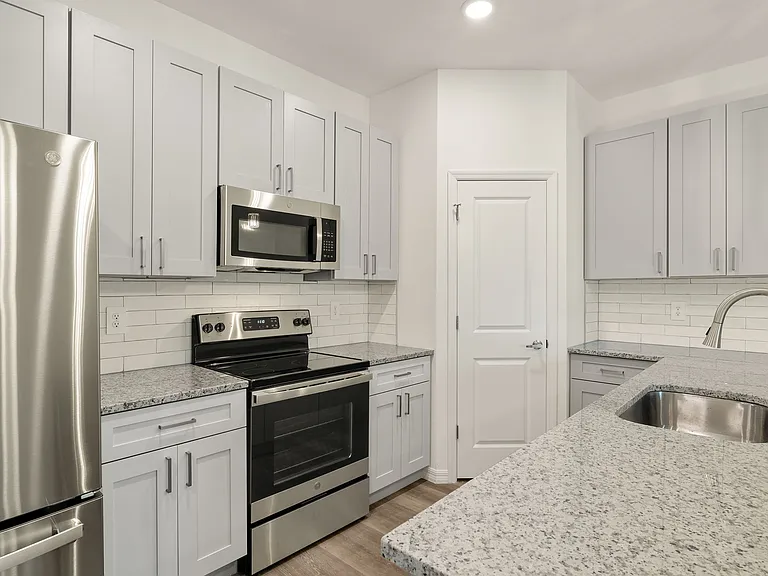 1070 Nomad Rd #1070 — Photo 9
