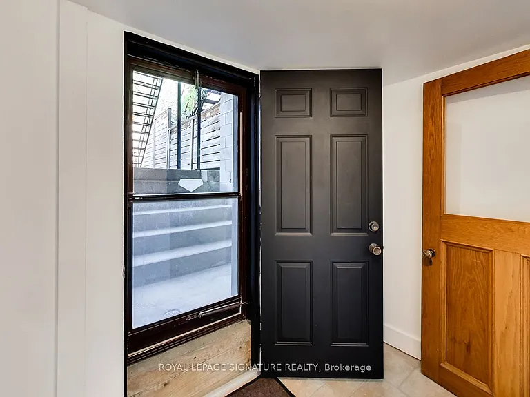 896 Bathurst St #BASEMENT — Photo 31