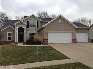 2302 Ridge Creek Dr, Bloomington, IL 61705