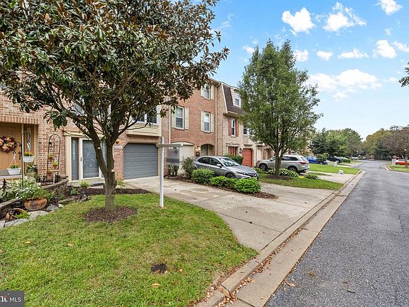 5th image of 8023 Broken Reed Ct