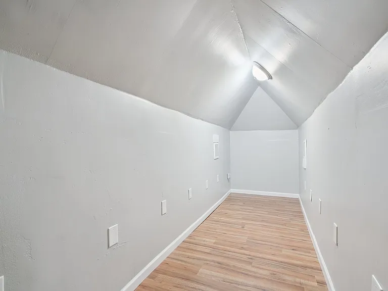516 W Martin St — Photo 7