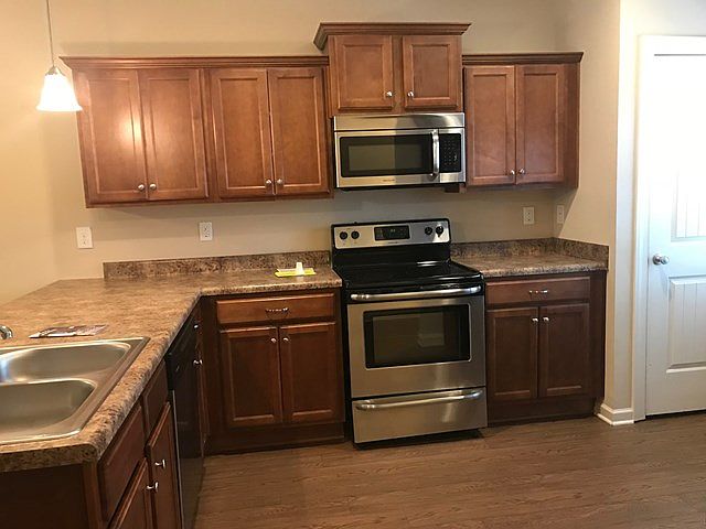 2nd image of 944 Erika Ln