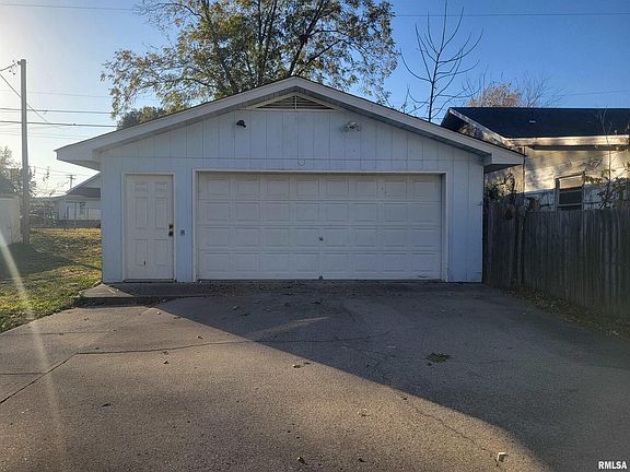 3rd image of 705 S 11th St