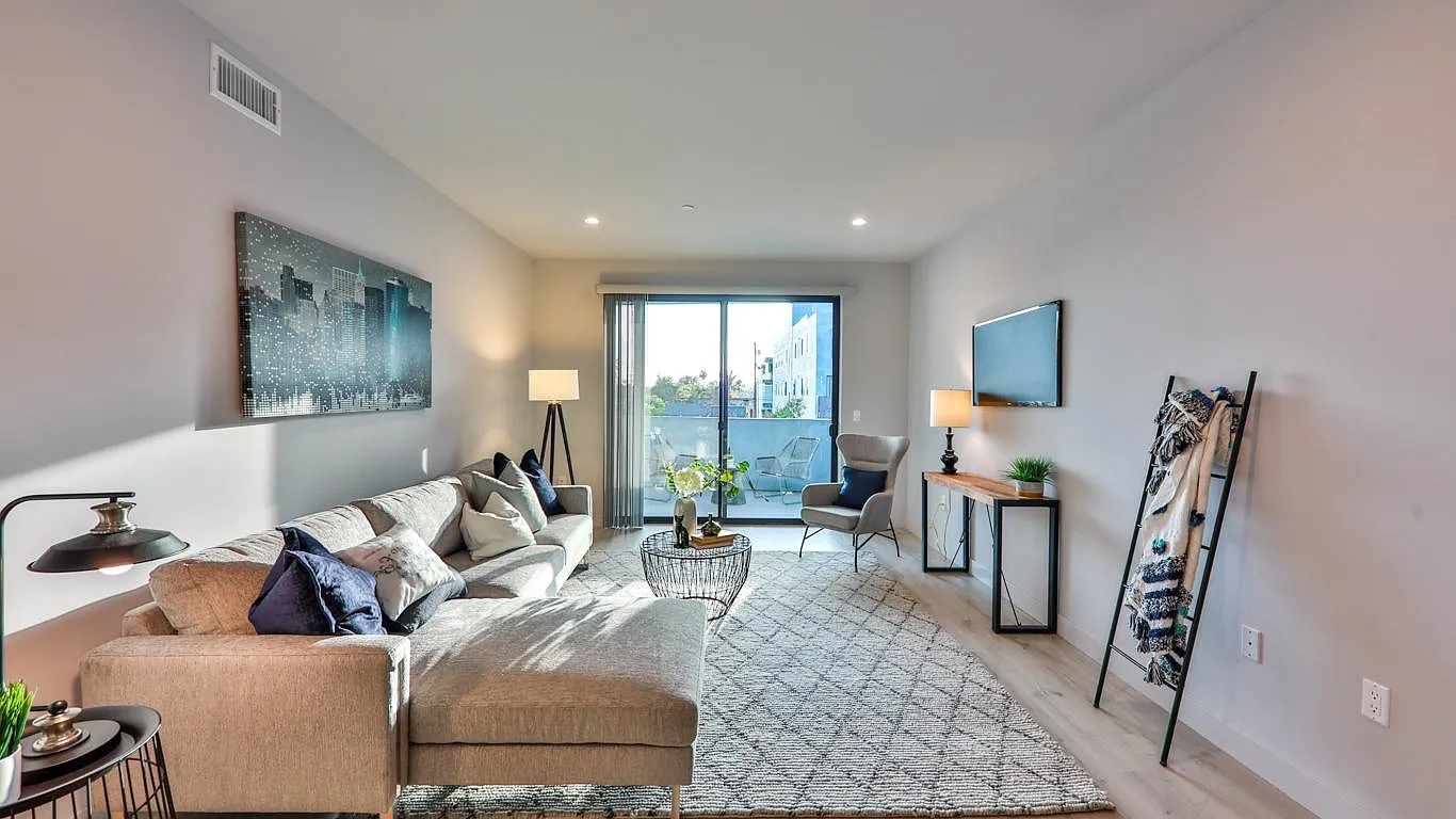 2 bed, 2.5 bath, 1449 sqft, $4,395 — Photo 1
