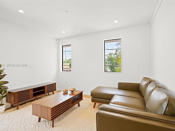 5th image of 722 NW 55th Ter #722