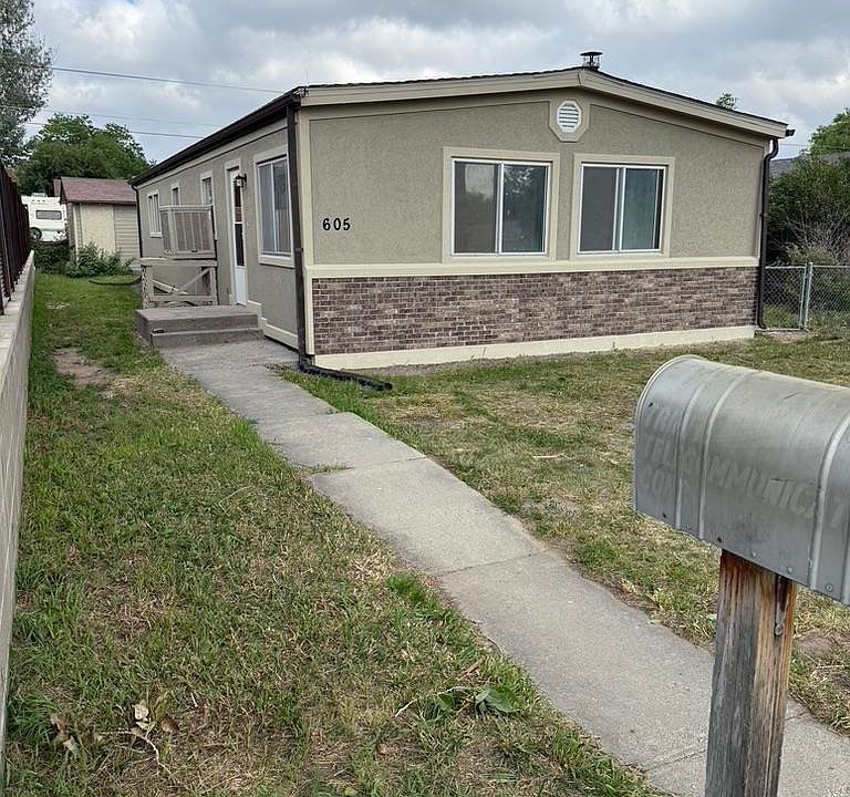 1st image of 605 S 8th St