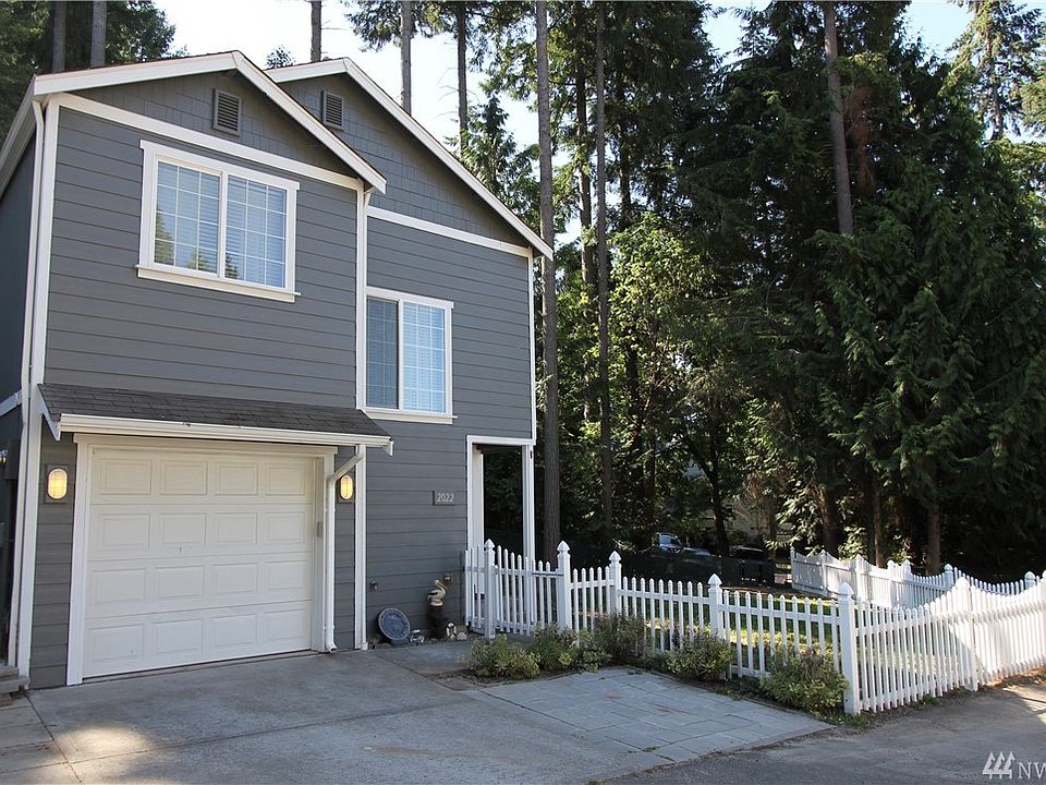 1st image of 2022 NE Green Glen Ln