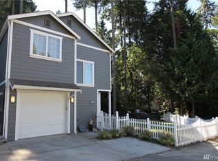 2022 NE Green Glen Ln, Bremerton, WA 98311