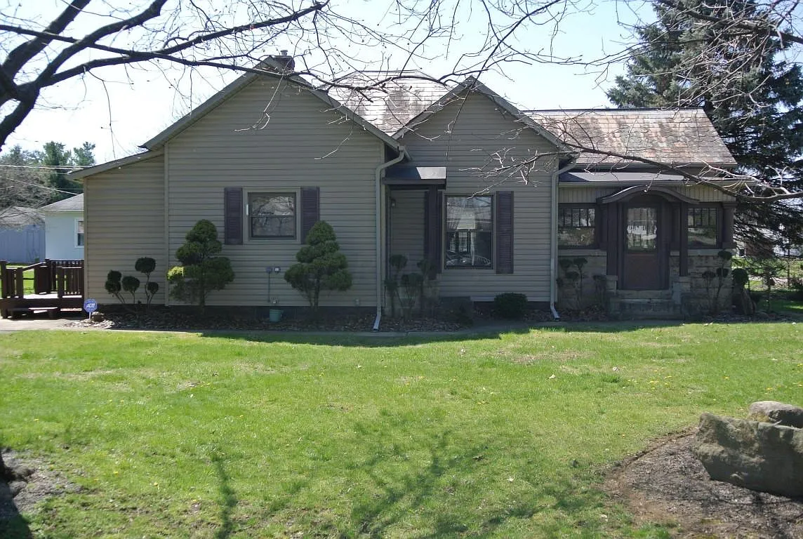 128 S 33rd St photo 1