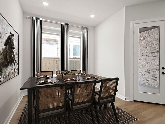 5th image of 321 Fields Ln