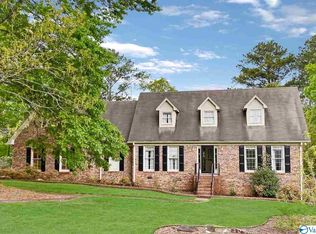 102 Red Barn Rd, Rainbow City, AL 35906