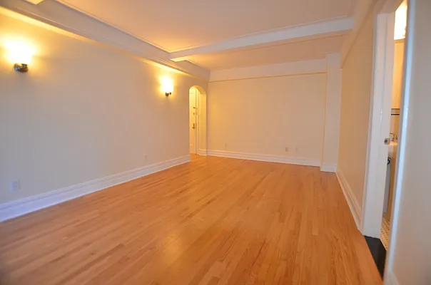 Rented by Manhattan Realty Group | media 6