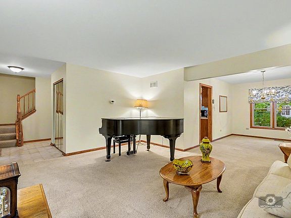 5th image of 1613 Chestnut Hill Rd