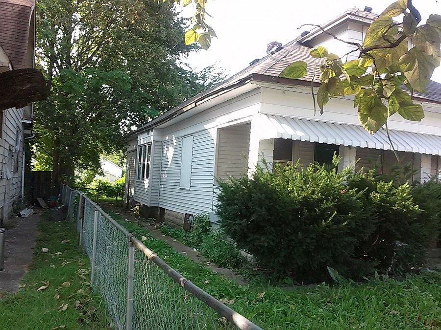 2nd image of 601 W 29th St