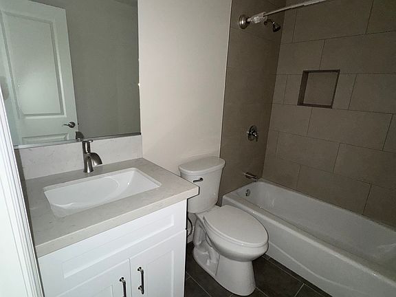 4th image of 916 S Marguerita Ave #816-1
