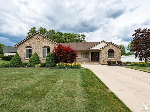 865 Barn Swallow Ln, Milan, MI 48160